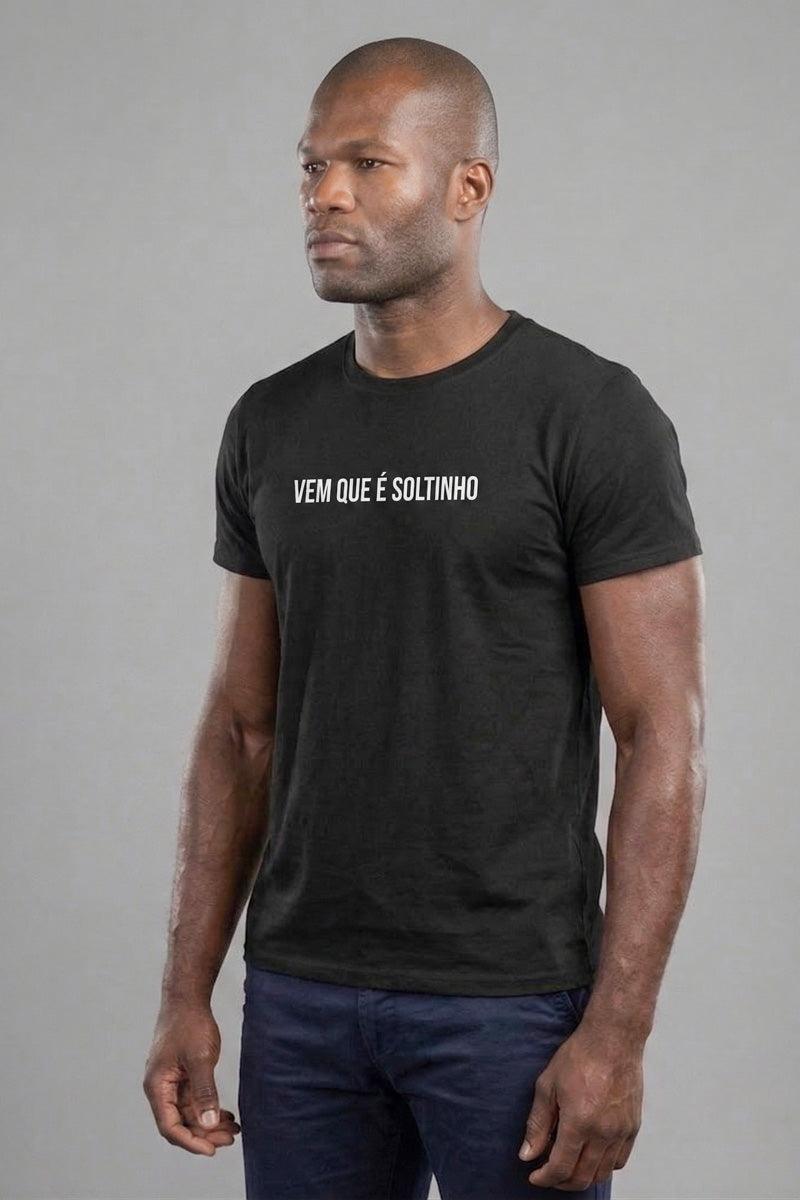 Camiseta Coleção Zoeira Vem Que É Soltinho