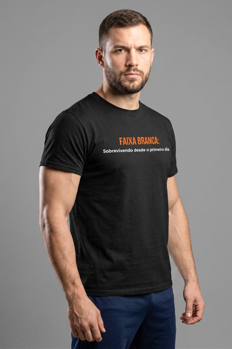 Camiseta Coleção Zoeira Faixa Branca Sobrevivendo